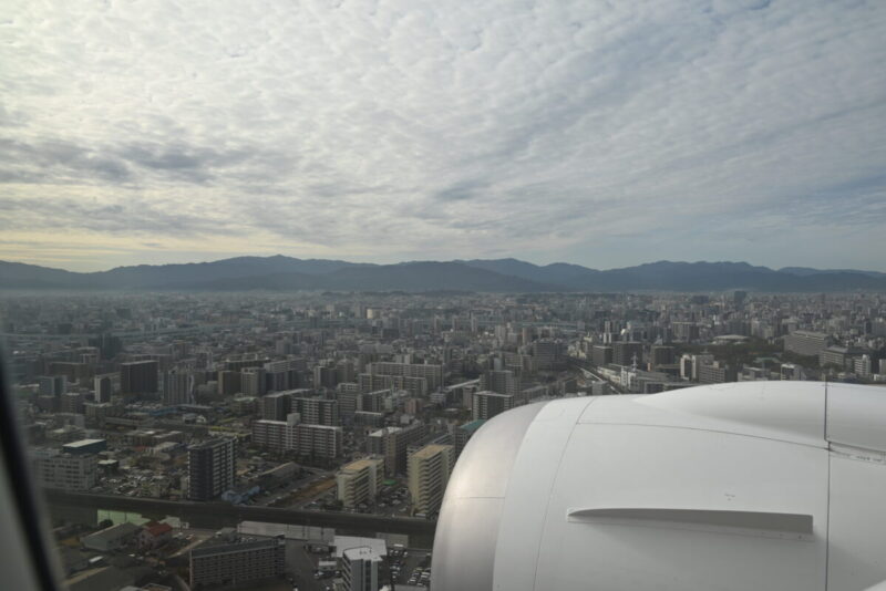 羽田空港から博多空港までのフライトの外の眺め