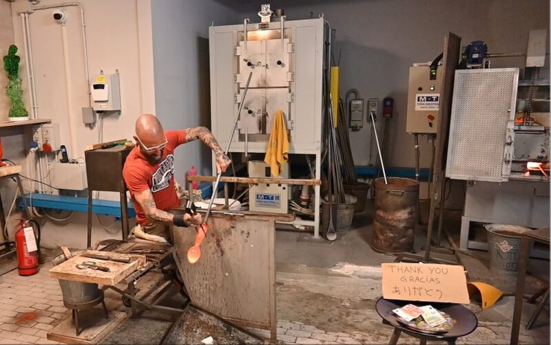 ベネチアンガラスの製造工程見学