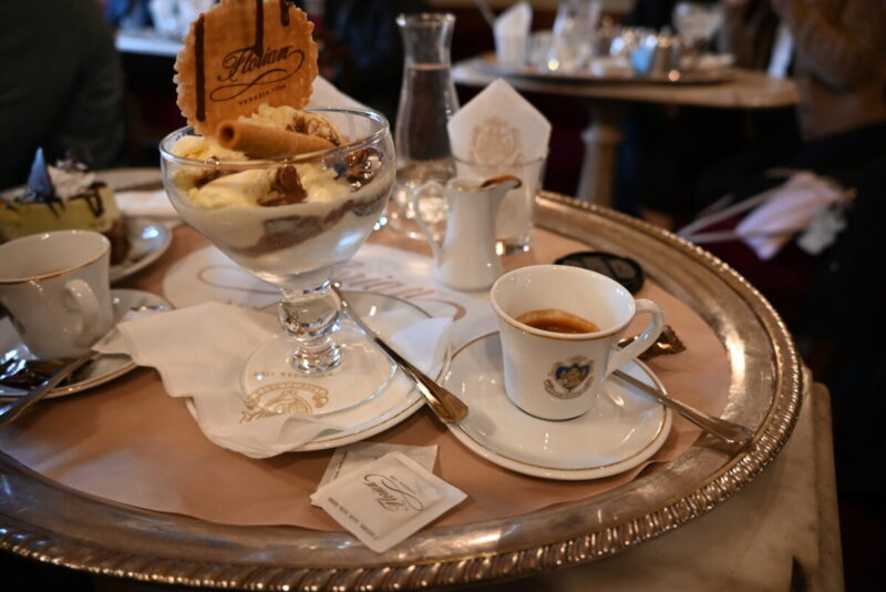 カフェ　フローリアン