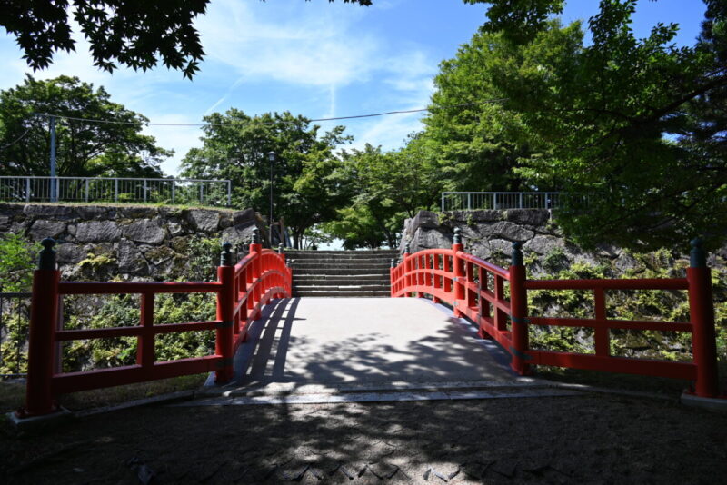 
盛岡城跡、二の丸から本丸に続く橋