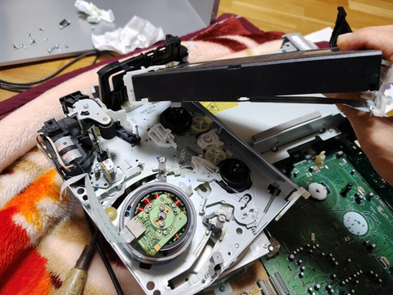 VHSをビデオデッキから救出