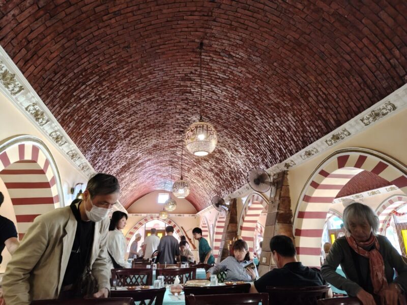 tuya Restauran